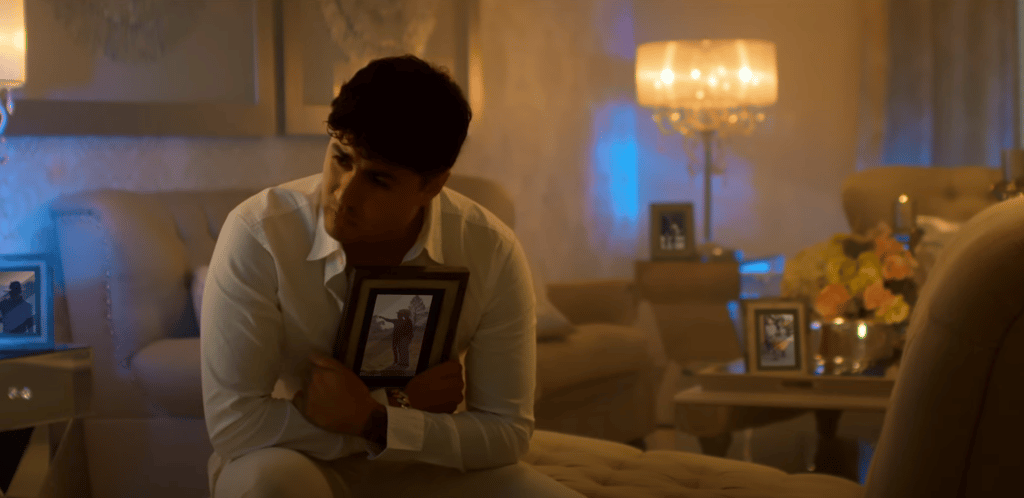 La Adictiva presenta una nueva versión de la canción Que falta me hace mi padre