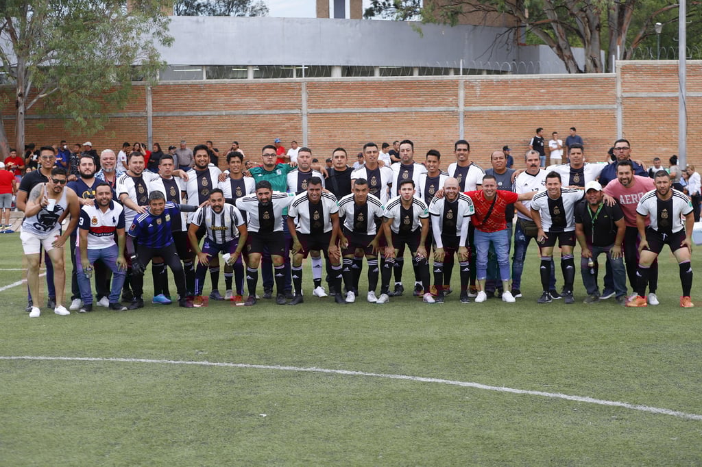 Goleador. Celso Haros se proclamó campeón de goleo en la categoría Premier.