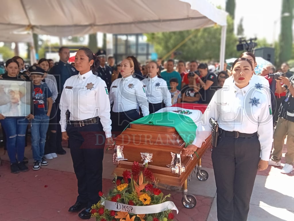 Realizan homenaje a policía municipal caído en cumplimiento de su deber en Durango 