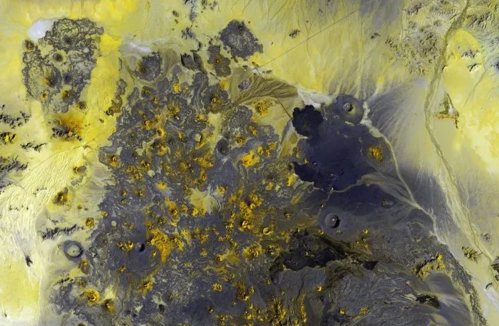 Los rayos cósmicos habrían actuado sobre esta sustancia clave, que estaba presente en los charcos de agua caliente previos al origen de la vida planetaria. (Foto: ESPECIAL)