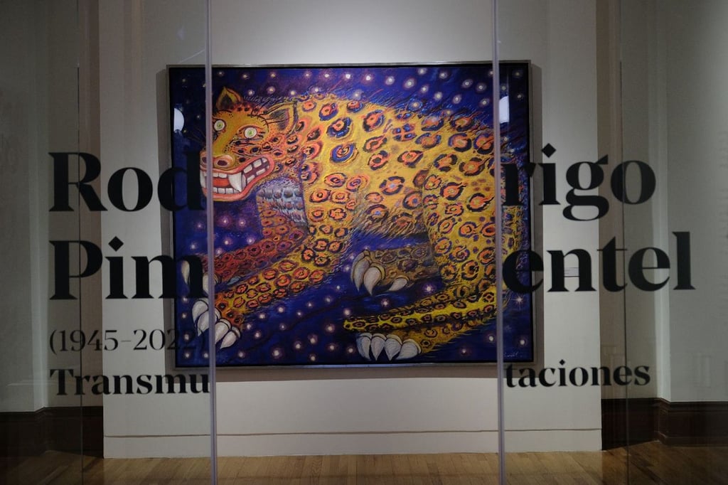 Artista. Rodrigo Ramírez Pimentel nació en Zináparo, Michoacán, y desde pequeño le interesó el dibujo y la pintura, por lo que en sus inicios recorrió el camino del arte abstracto y posteriormente se encaminó hacia la figuración, periodo que se caracterizó por su colorido.