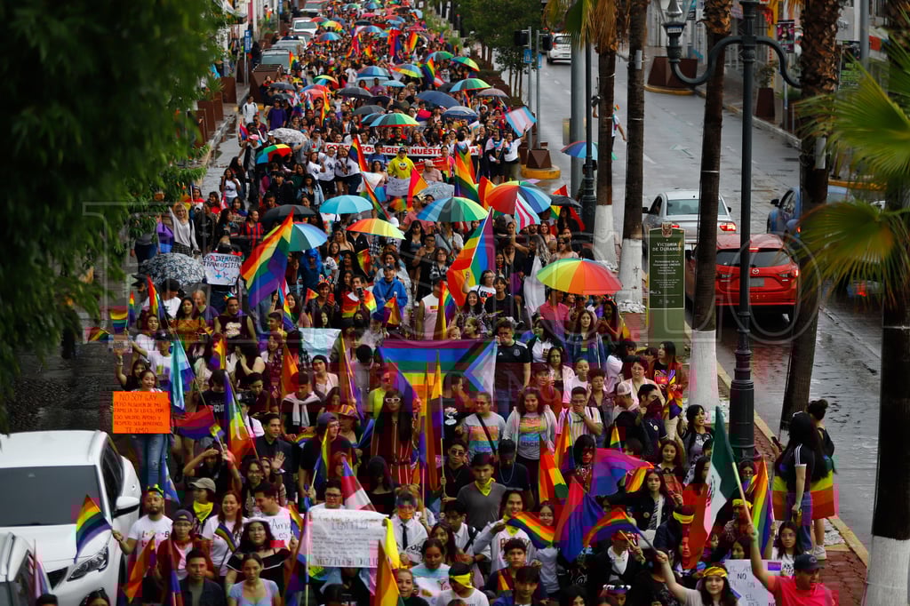 'Inundó' las calles de Durango la marcha multicolor de la comunidad LGBT