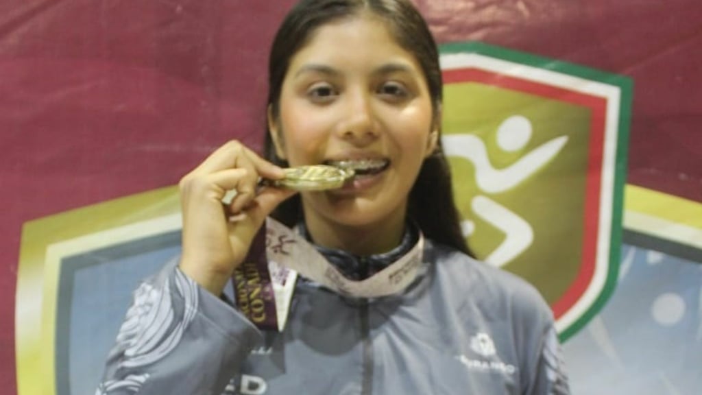 Luego de varios años de sacrificio y dedicación, Karla Landeros por fin obtuvo el primer lugar en el TKD. (IED)
