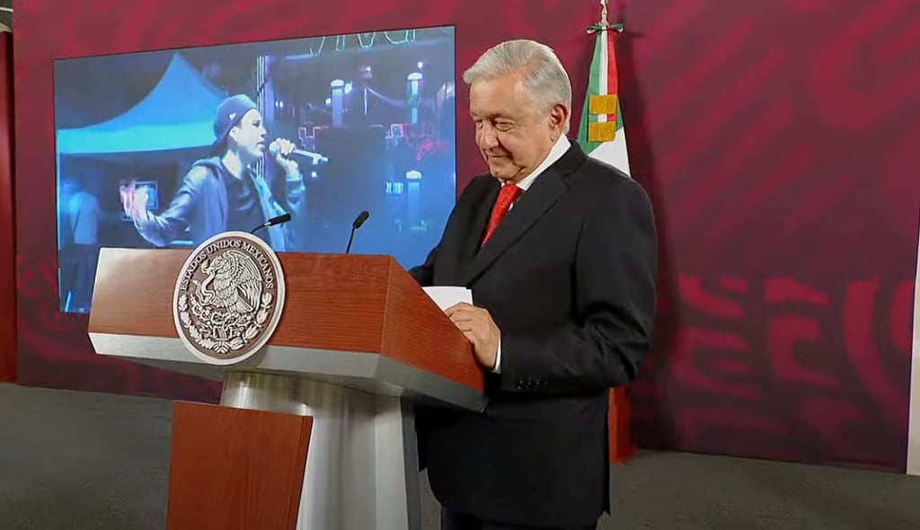 Fue Oye mujer, de Edmundo Gómez Moreno, mejor conocido como Raymix, la canción que AMLO sumó hoy a su repertorio. (ESPECIAL)