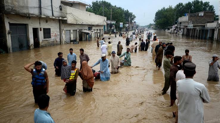 Pakistán sufrió entre junio y octubre del pasado año las peores inundaciones desde 2010. (TWITTER)