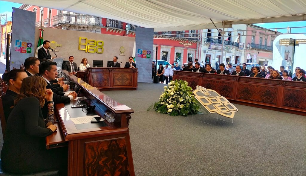 Con Sesión Solemne de Cabildo, celebran el 460 aniversario de Durango