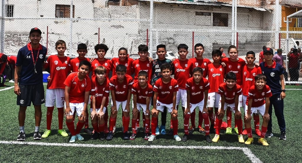 Monarcas. Red Toluca Dgo se consagró como campeón dentro de las acciones de la categoría quinto y sexto de primaria en la Liga de Futbol 7 Infantil y Juvenil José Ángel 'Monito' Ramírez Calderón.