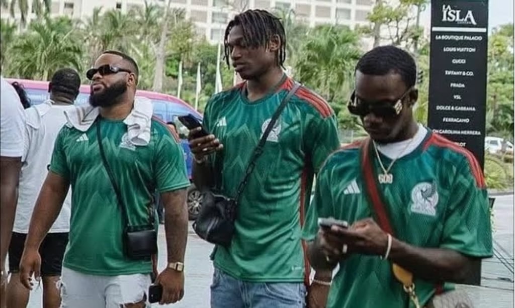 Visita. Leao se encuentra de visita en México y se vistió con la playera del Tri.