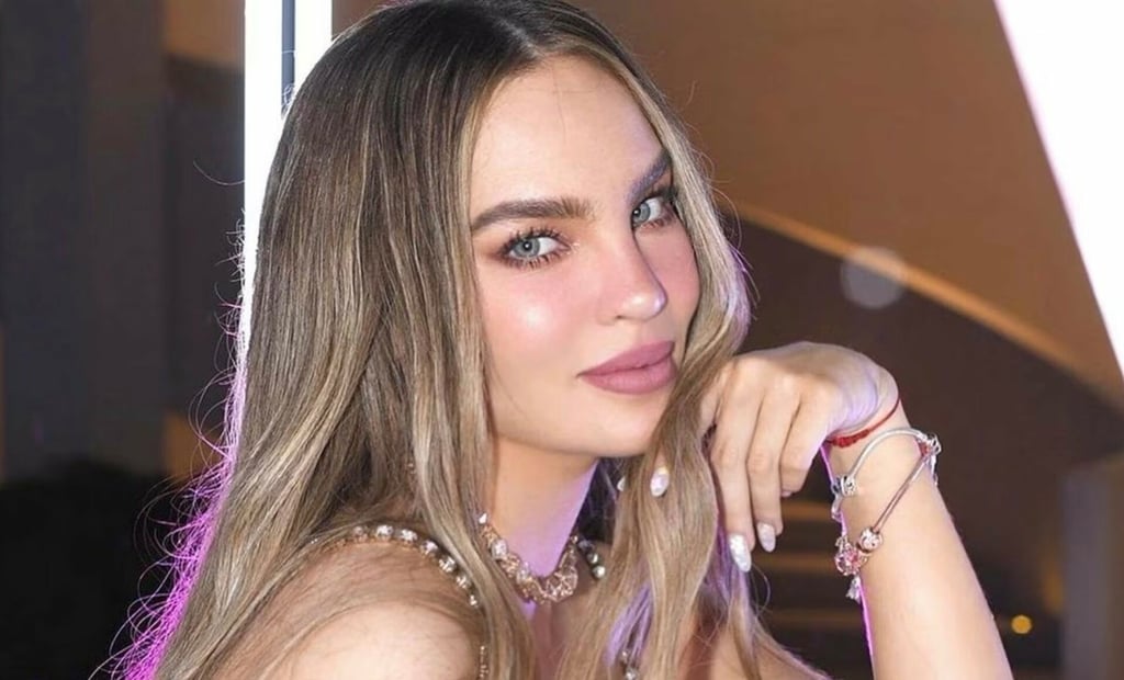 Belinda se apoya en el color rojo para conquistar redes sociales