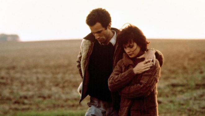 Tienes que ver la adaptación cinematográfica de La insoportable levedad del ser de Milan Kundera