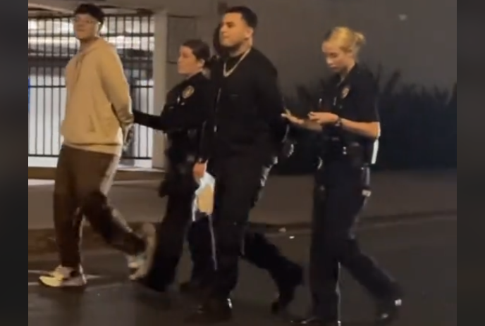 Circula video del vocalista de Fuerza Regida siendo arrestado en Estados Unidos