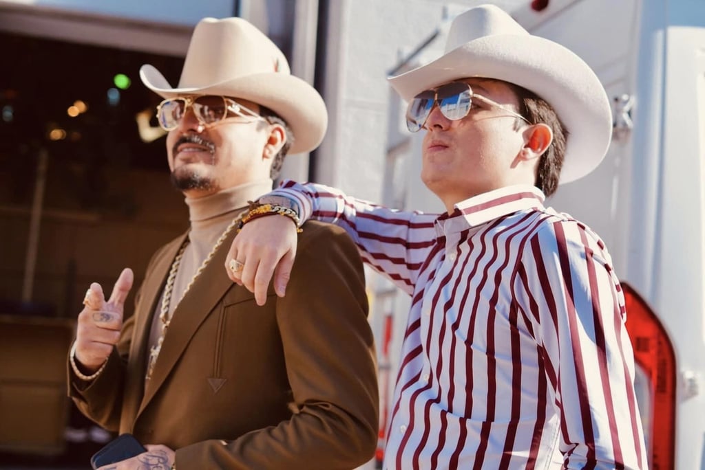 Carrera. Los Dos Carnales es una agrupación de música norteña formada por los hermanos Imanol y Poncho Quezada.