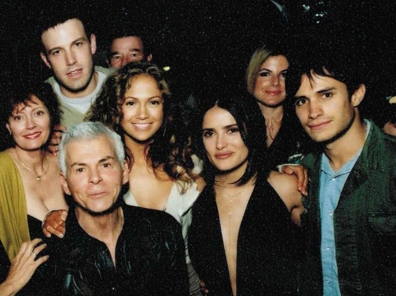 Salma Hayek comparte nostálgica foto con Gael García, JLo, Ben Affleck y más estrellas