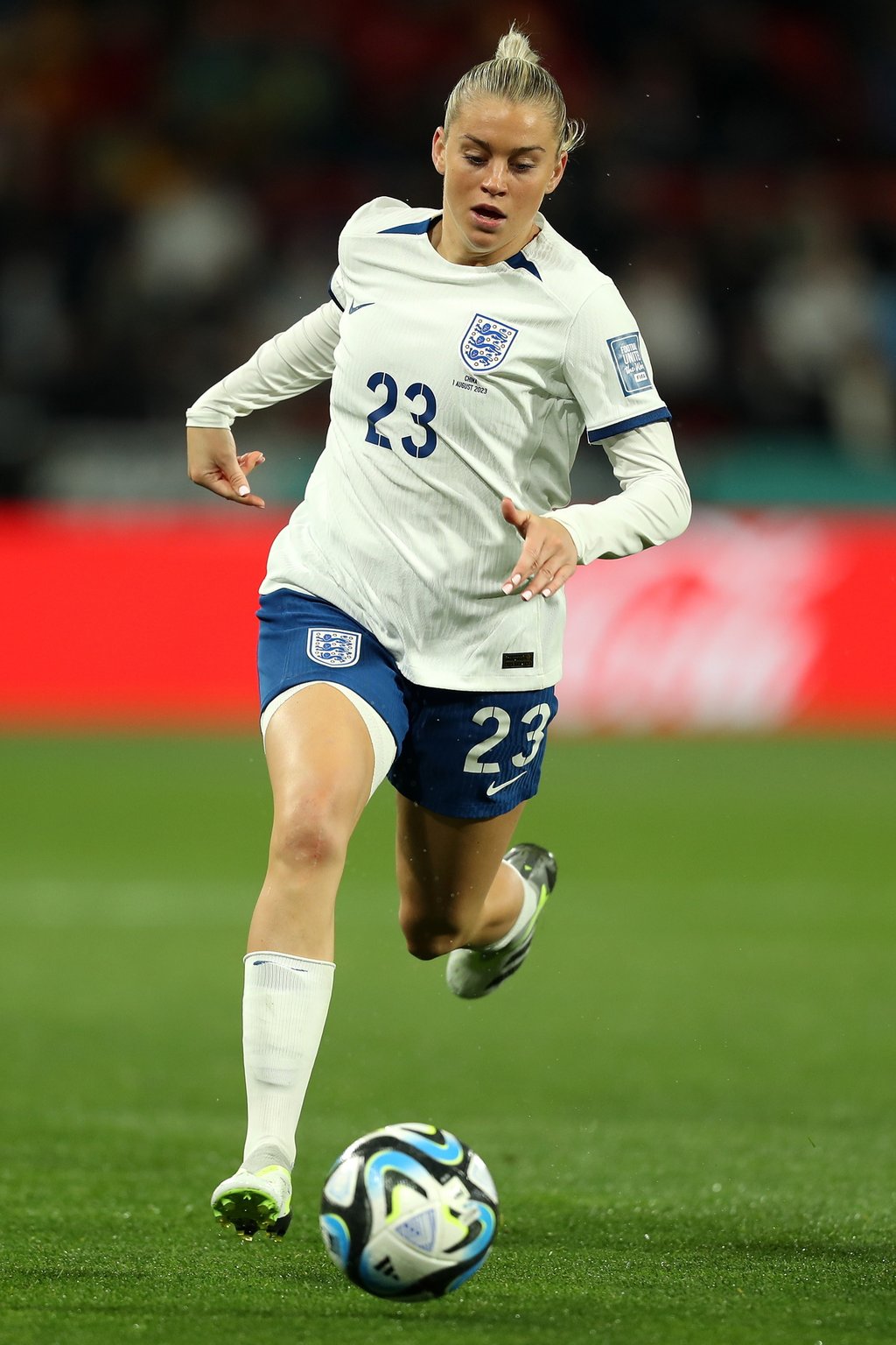 Calificada. La selección inglesa ganó a China de manera contundente, tras anotar seis tantos por el único gol asiático, y consiguió su pase para los octavos de final como líder del grupo D.