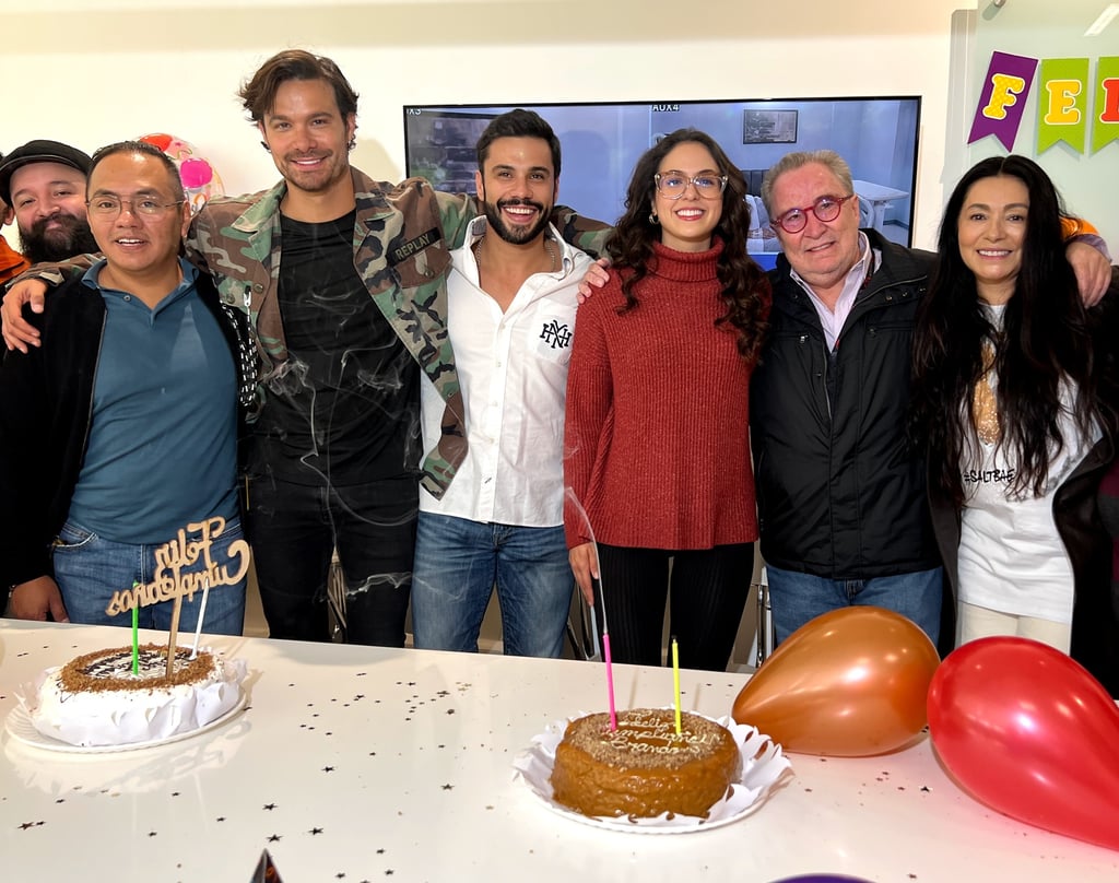 Elenco de Nadie como tú celebra el cumpleaños de Brandon Peniche