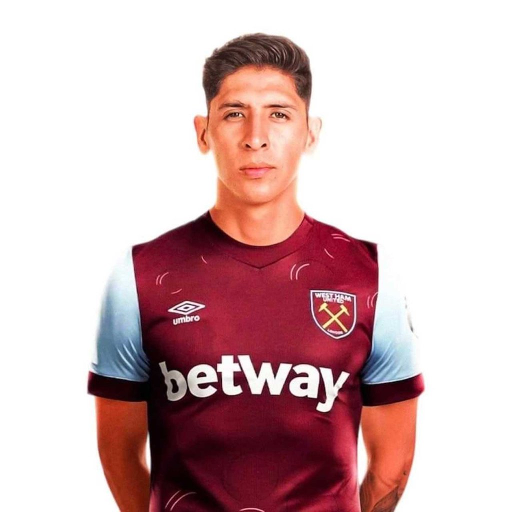 Cuarto. Edson Álvarez, si pasa los exámenes médicos de rigor, se convertirá en el cuarto jugador mexicano que se pone la camiseta los Hammers.