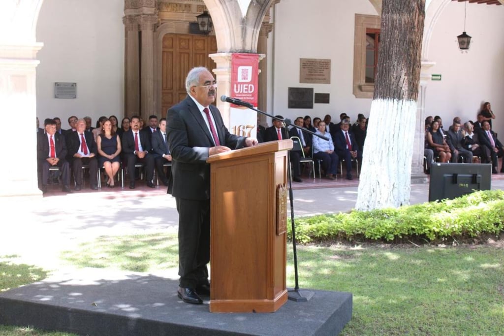 Reconoce Rector a estudiantes como eje central de la UJED