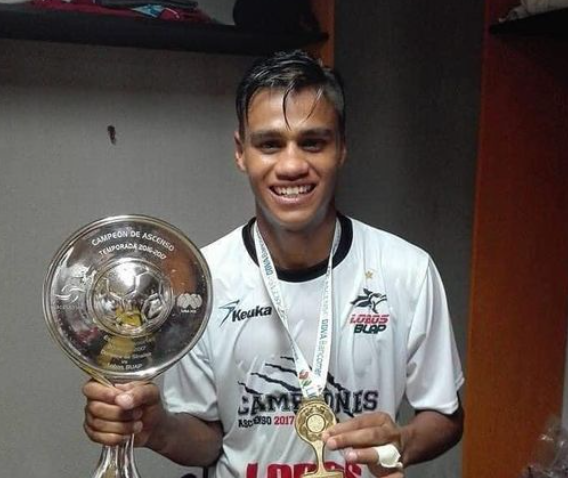 Martínez fue jugador de varios equipos como Lobos BUAP y Cruz Azul. (ARCHIVO)