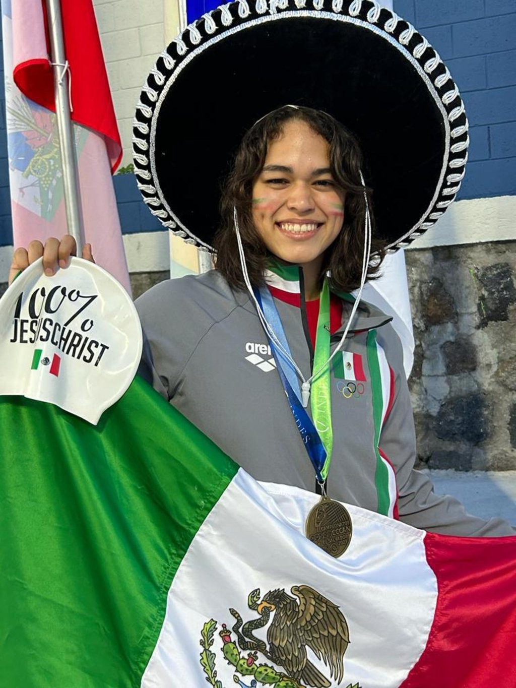 Campeona. Para Andrea Santos llegó su segundo podio luego de una excelente prueba en los 100 metros estilo dorso.