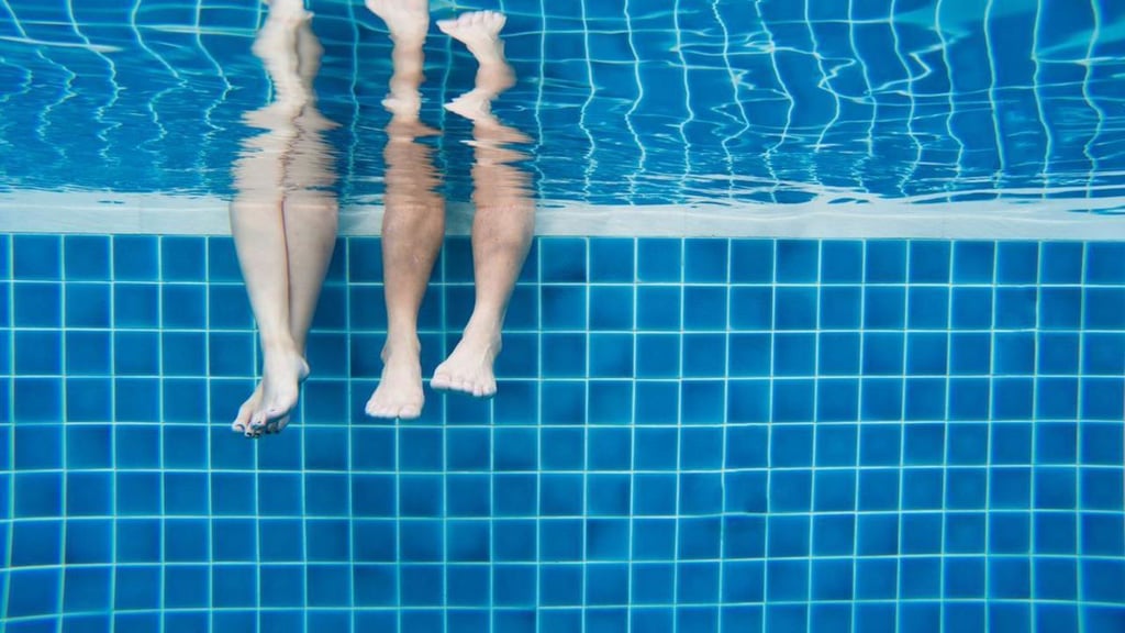 Saber cómo mantenerte a ti y a tu familia seguros en la piscina es importante durante todo el año.