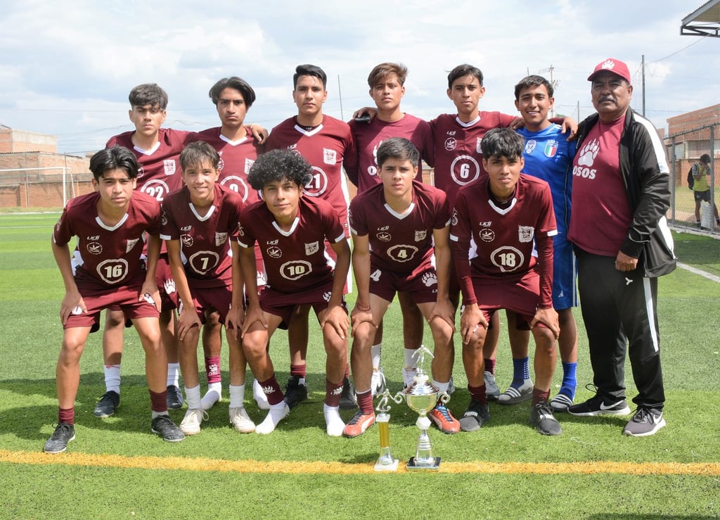 Monarcas. El CBTis 110 se coronó en la categoría sub-17 en el Torneo de Campeones del 30 aniversario de la Gaceta Deportiva. 