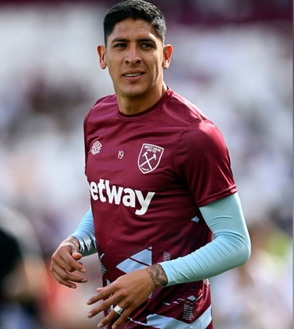 Debut. Edson Álvarez debutó este domingo en la Premier League con el West Ham.