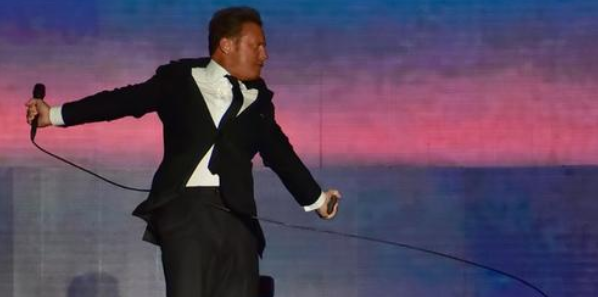 Luis Miguel habría sido hospitalizado de emergencia tras terminar sus presentaciones en Argentina 