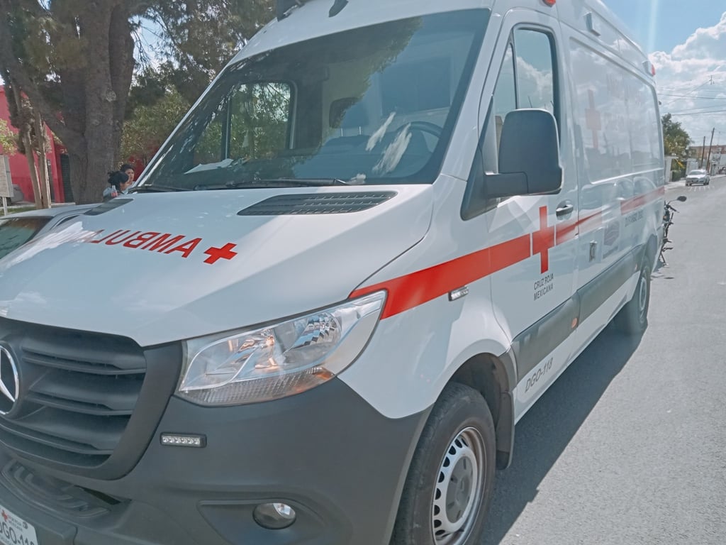 Ciclista sufrió fracturas en su pierna izquierda, después de que un tráiler lo atropelló