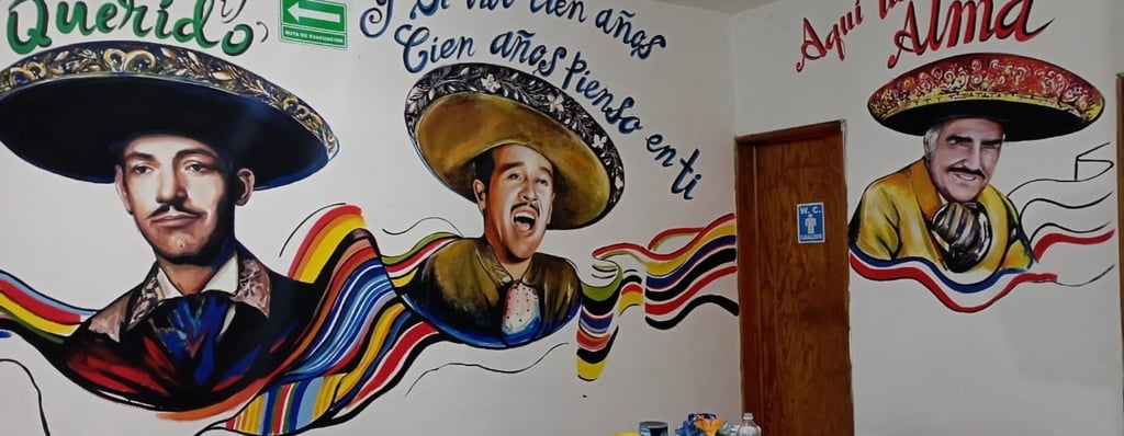 Mural. José Alfredo Jiménez, Javier Solís, Jorge Negrete, Pedro Infante y Vicente Fernández son las figuras plasmadas.