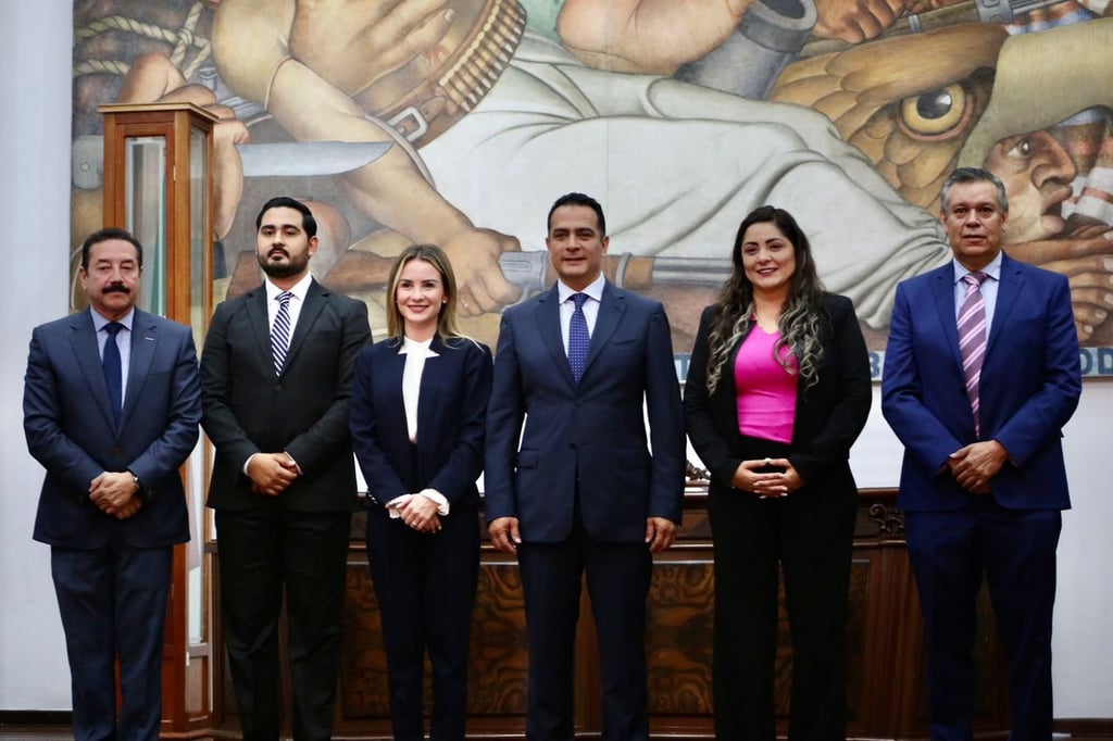 Así quedaron. Giovanni Rosso Güereca, quedó al frente del Instituto Municipal de Desarrollo Humano y Valores; Valeria Gutiérrez Velasco, en Fomento Económico y Turismo, mientras que Gerardo Almeráz Magallanes estará al frente de Panteones Públicos de la Ciudad.