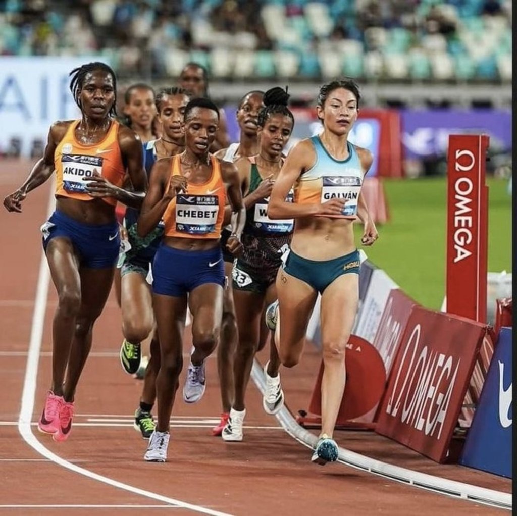 Marca. Laura Galván se colgó la presea de plata del Diamond League, competencia organizada por la World Athletics. La mexicana corrió 3 mil metros planos en 8:28.05 y rompió su propio récord de 8:40.8.