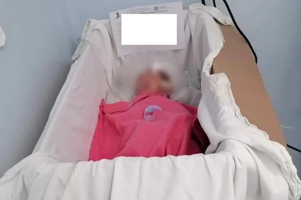 No hay cunas? Colocan a recién nacido en caja de cartón en Hospital Civil  de Oaxaca