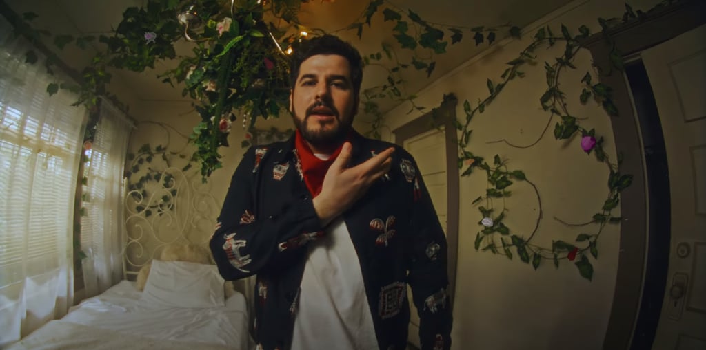 Kurt incursiona en corridos tumbados y presenta su canción titulada Bórrame