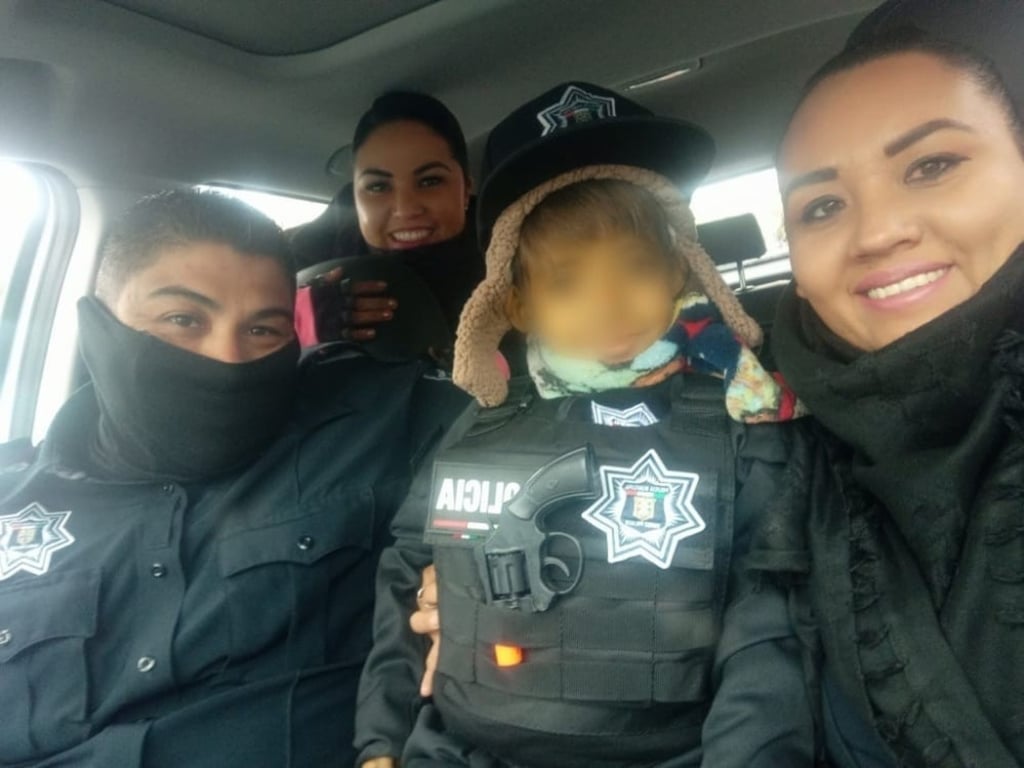 Homenaje.  El pequeño Jesús Alejandro fue acompañado por los agentes luego de que en días pasados perdió la vida, a causa de una enfermedad que padecía desde hace tiempo.