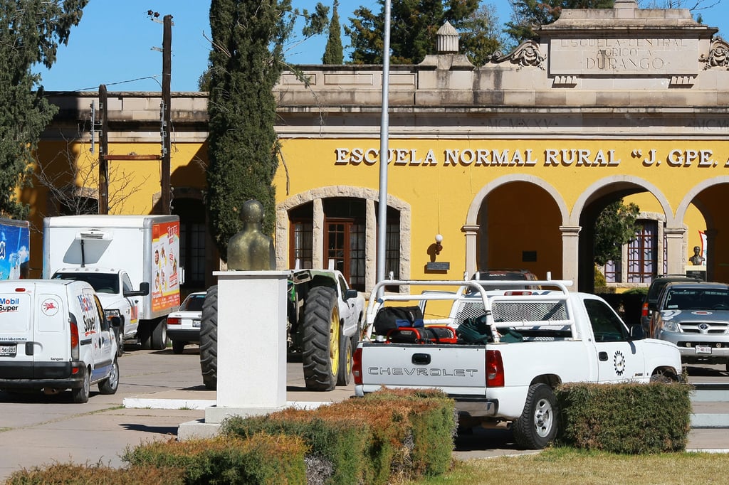 Alumnos de Aguilera robaron más de 1 mdp en mercancía a empresa refresquera 