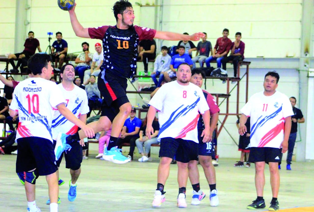 En la cancha. El equipo de Durango cayó con marcador de 29-27 contra San Luis Potosí.