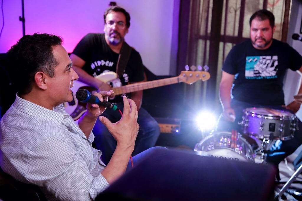 Grupo. En el podcast 'Arre con Toño' estuvo acompañado por el grupo de rock 'Capitán Jab'.