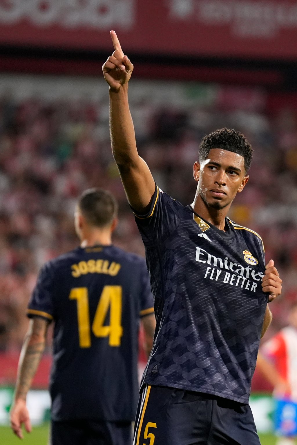 Festejo. El centrocampista del Real Madrid Jude Bellingham celebra tras marcar el tercer gol ante el Girona.