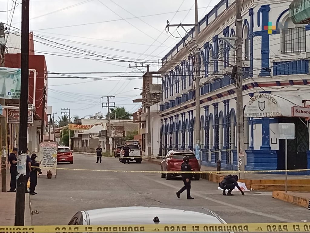 Detalles. La víctima fue atacada luego de haber dejado a su hijo en una escuela de la localidad.