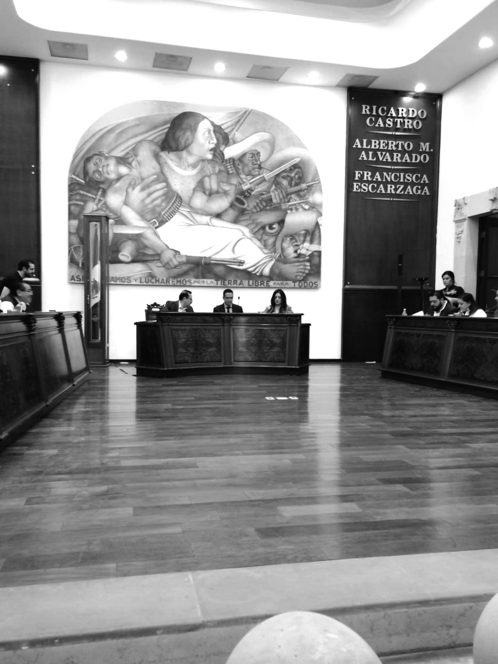 Atención. Así quedó la Comisión de Actividades Económicas: presidente, Humberto Santana; secretaria, Verónica Terrones; vocales, María Elena González, Pedro Silerio y Jorge Silverio.