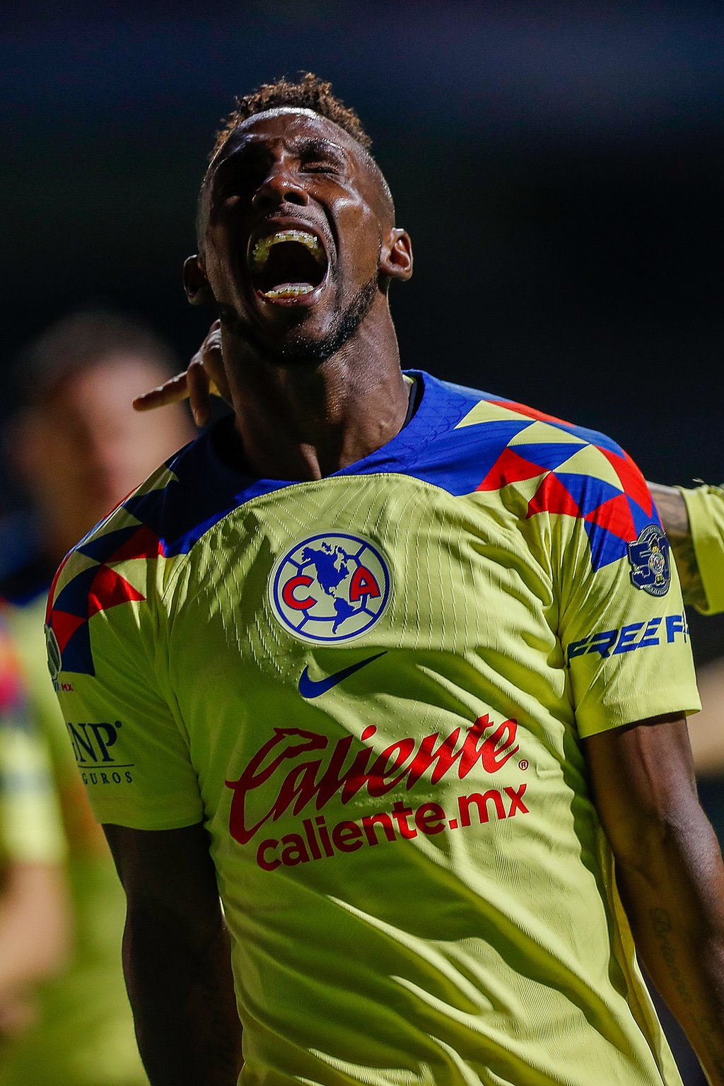Llamado. Para noviembre se estaría dando el debut de QUiñones con la camiseta de la Selección Mexicana.