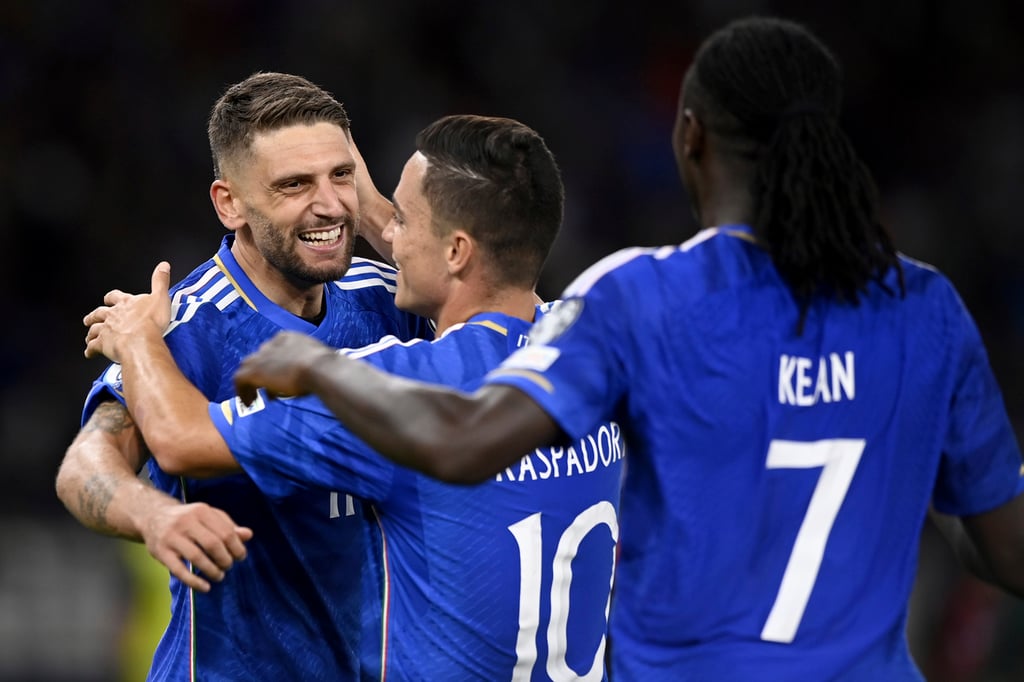 Destacado. Su desparpajo, el de Berardi -junto al de Raspadori, jugador del Nápoles-, fueron lo único que acercó a Italia al área con peligro. 