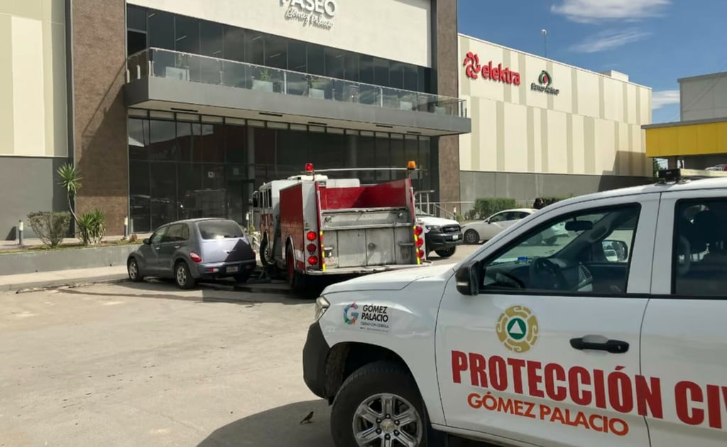 Se registra incendio en restaurante del Paseo Gómez Palacio; evacuan cerca de 300 personas