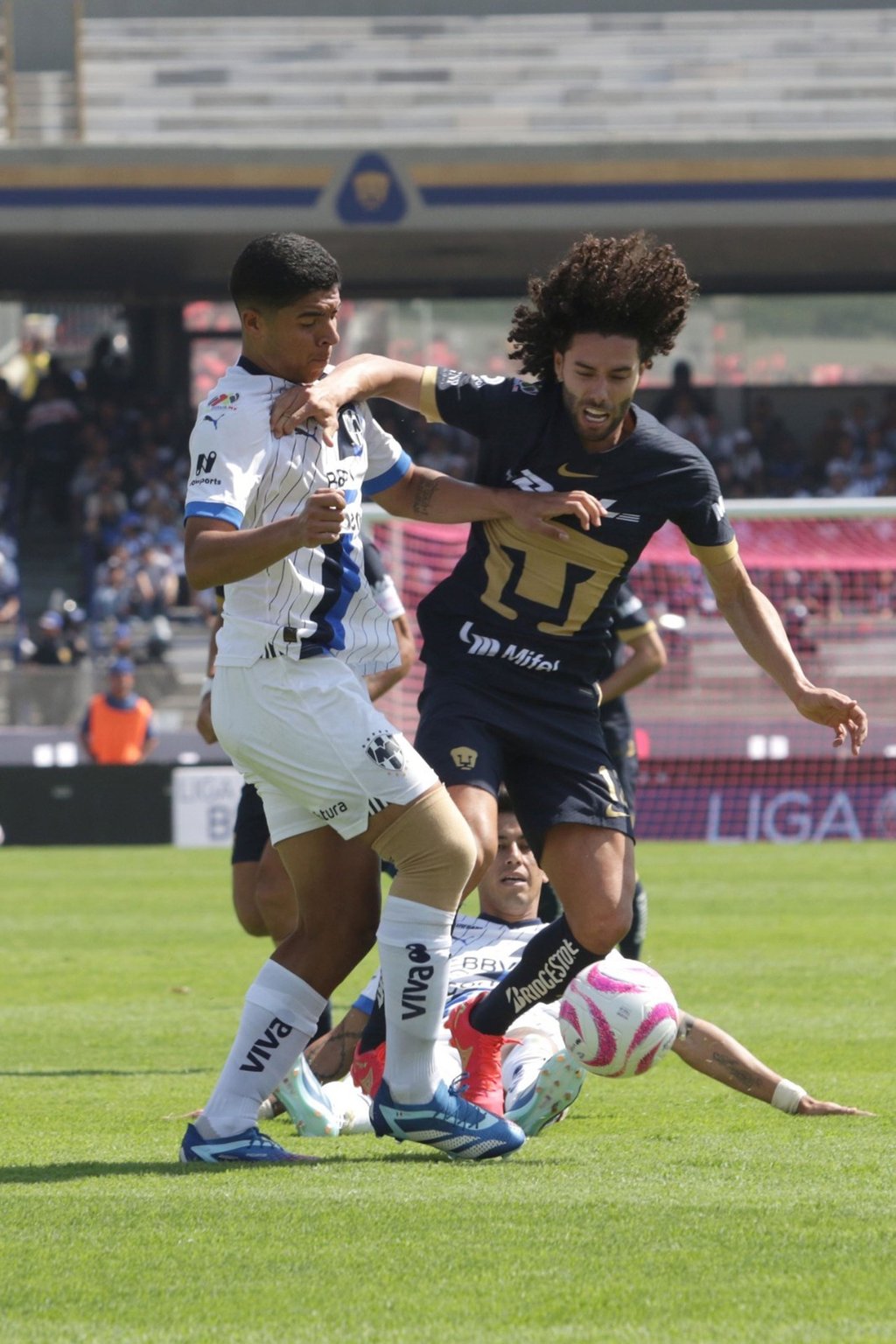 Derrota.  Dominar, correr y adueñarte del balón no garantiza ganar el partido, eso le pasó a Pumas que pese a tener el control del juego cayó (1-0) ante Rayados.