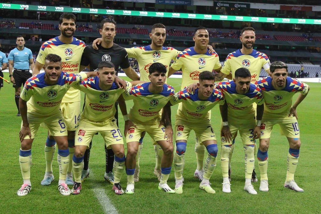 Las Águilas del América suman 12 partidos seguidos sin conocer la derrota, y hoy tendrán una dura prueba ante Rayados (EFE)