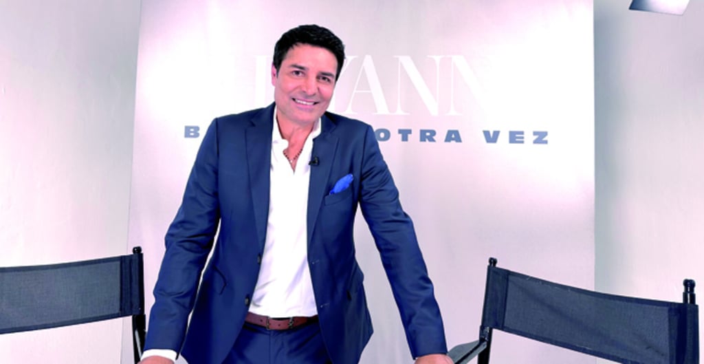 El disco Incluye varias baladas clásicas de Chayanne y explora géneros como el mambo, el reguetón e incluso el primer corrido en su larga carrera.