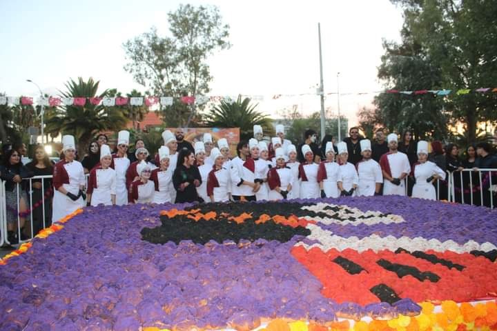 Presentan en Durango Catrina Monumental hecha con más de dos mil pan de muerto