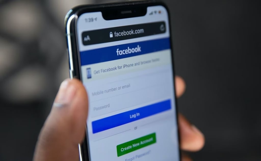 Las redes sociales consumen mucho tiempo del que pasamos en línea, por lo que se debe de tener cuidado con los llamados perfiles fantasmas en Facebook que podrían estar recopilando tu información sin que lo sepas.