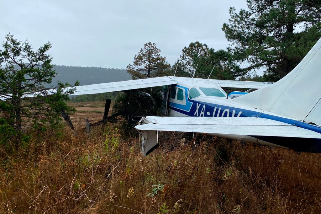 Avioneta aterriza de emergencia tras falla mecánica en Tayoltita