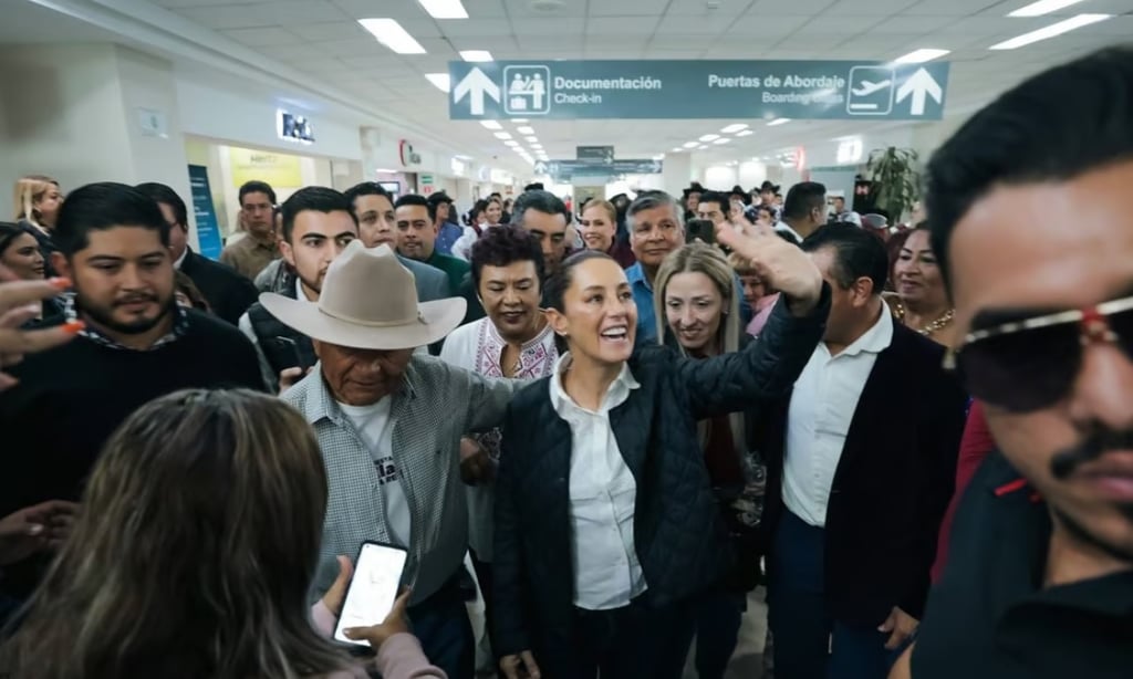 Claudia Sheinbaum llega a La Laguna
